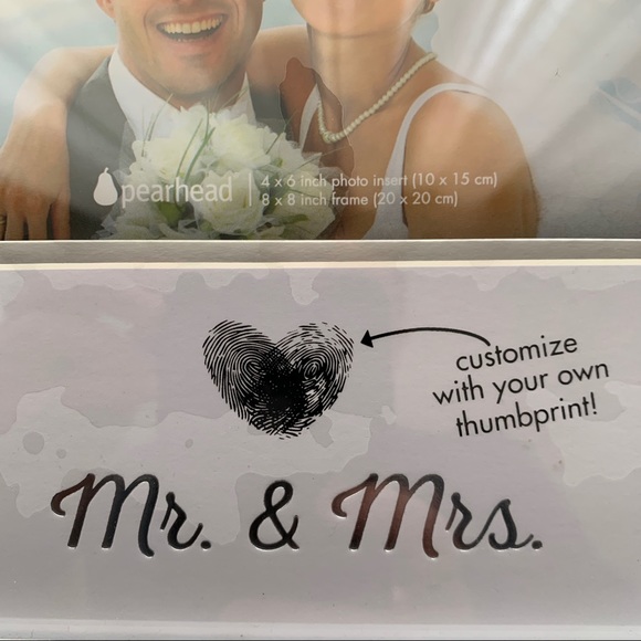 4/$20 Bed Bath & Beyond Wedding Thumbprint Frame - Picture 5 of 9